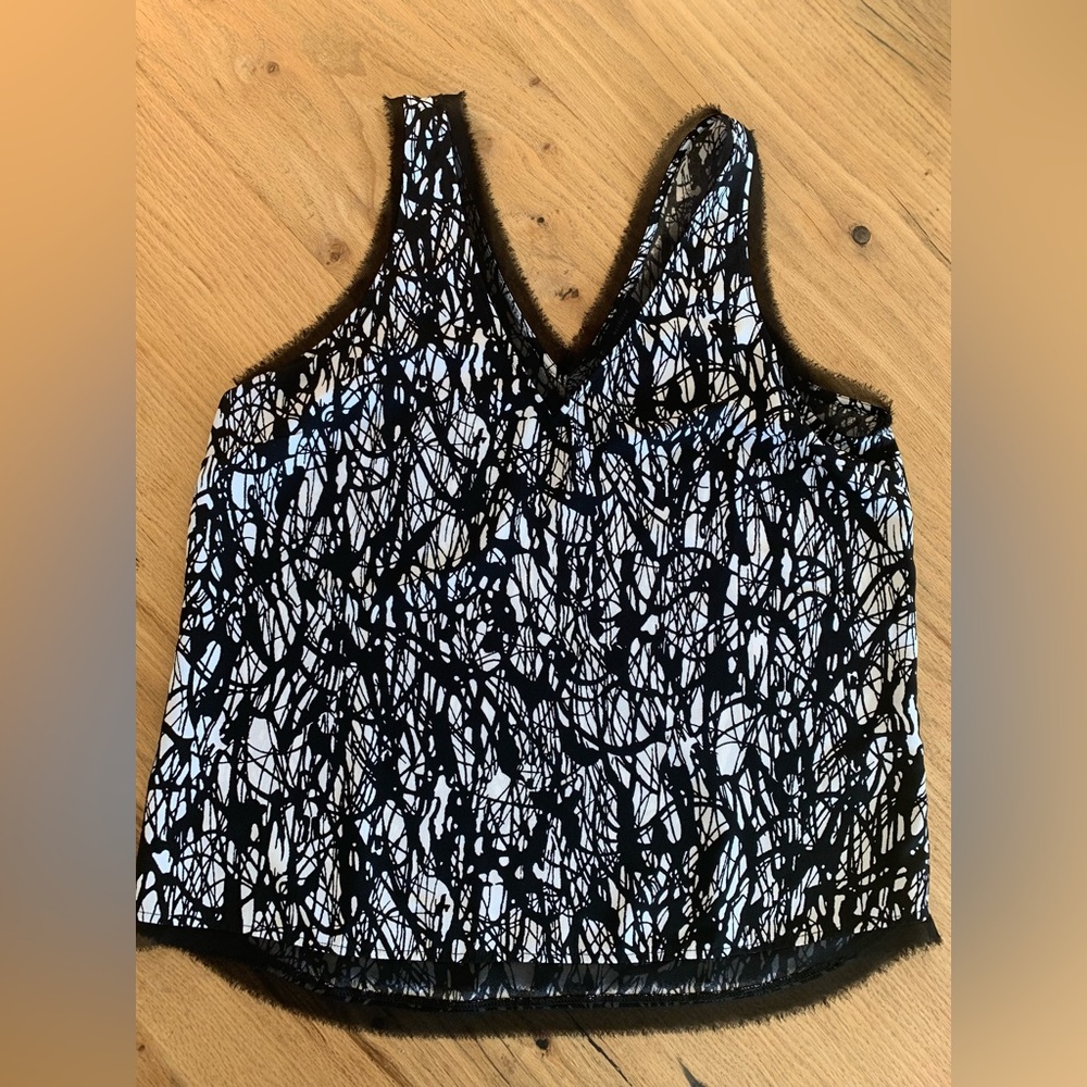 Halogen Women’s‎ Sleeveless Black White Print Top Size M Preowned